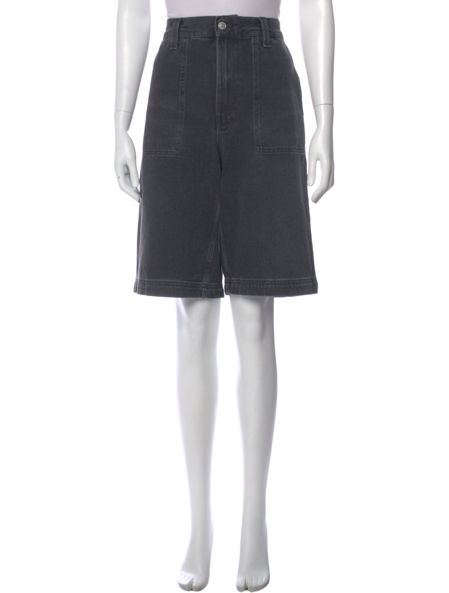 6397 Knee-Length Shorts