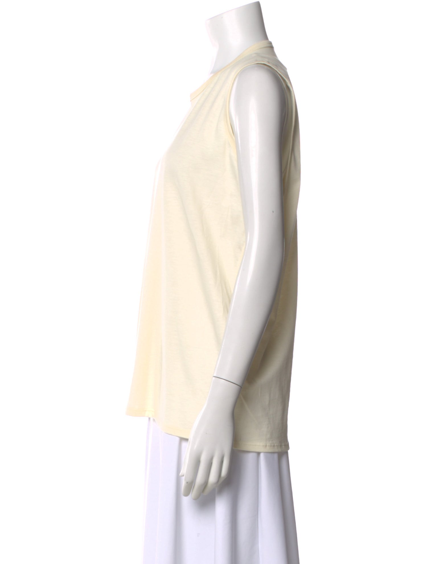 6397 Crew Neck Sleeveless Top
