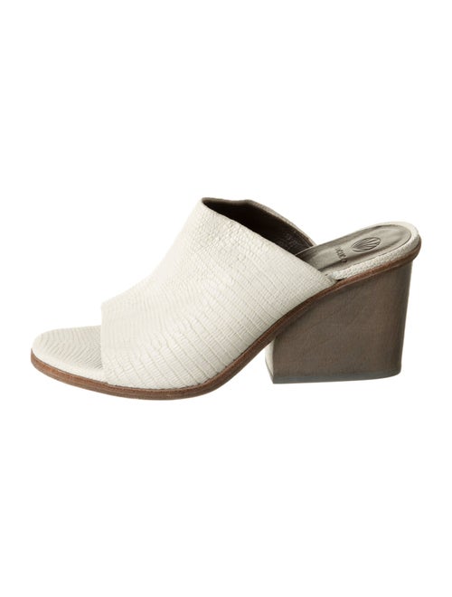 Coclico Leather Slides