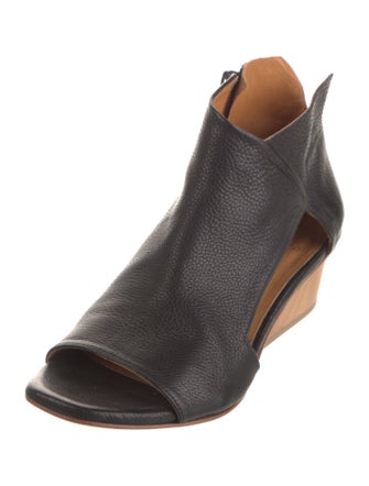 Coclico Leather Mules