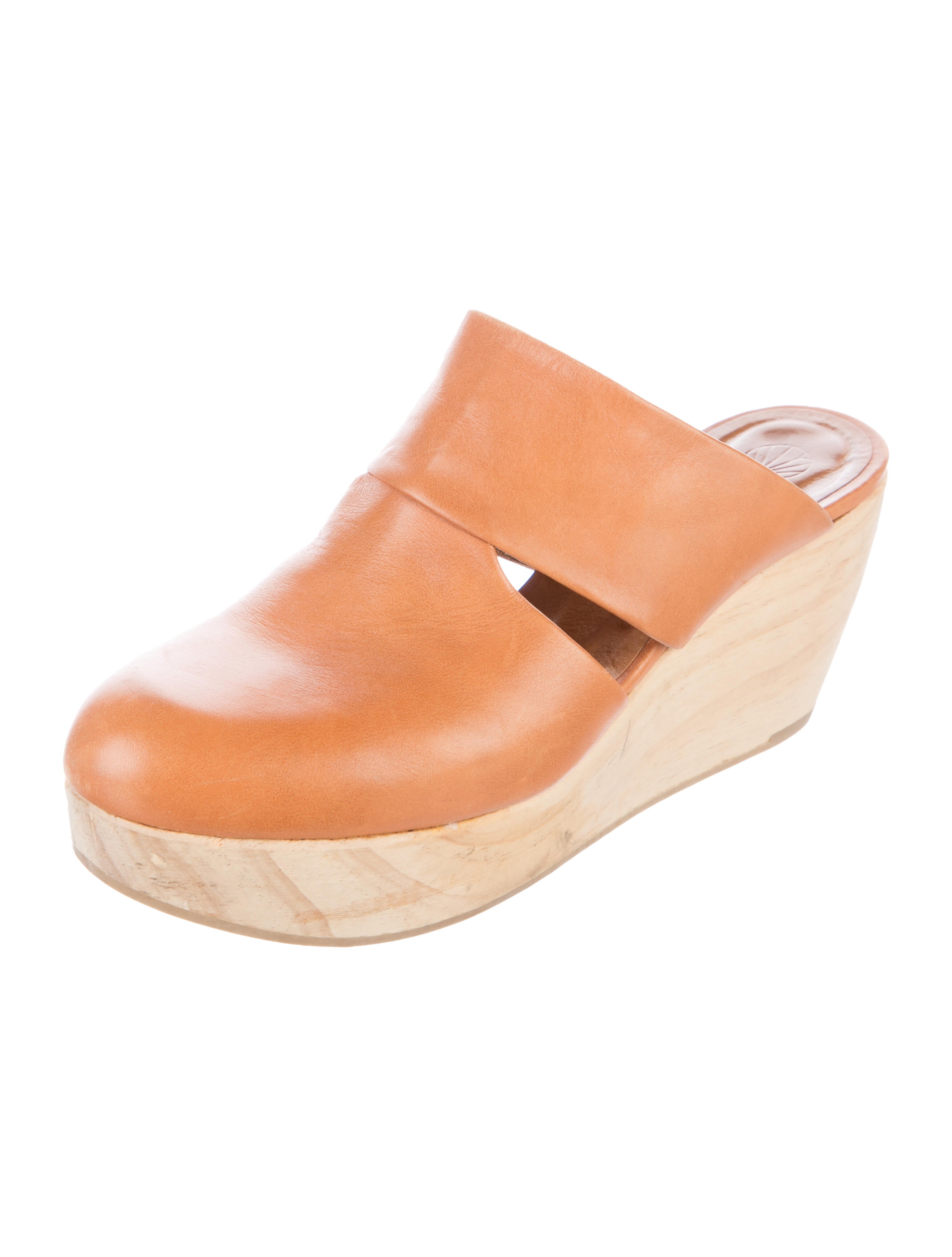 Coclico Leather Mules