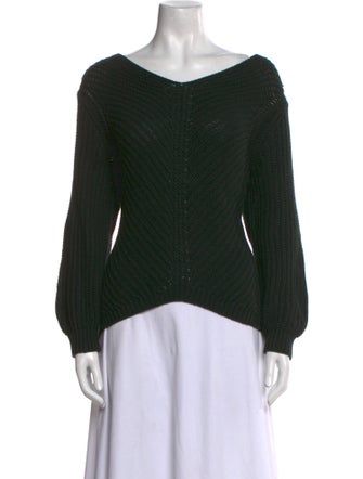 Line Scoop Neck Sweater