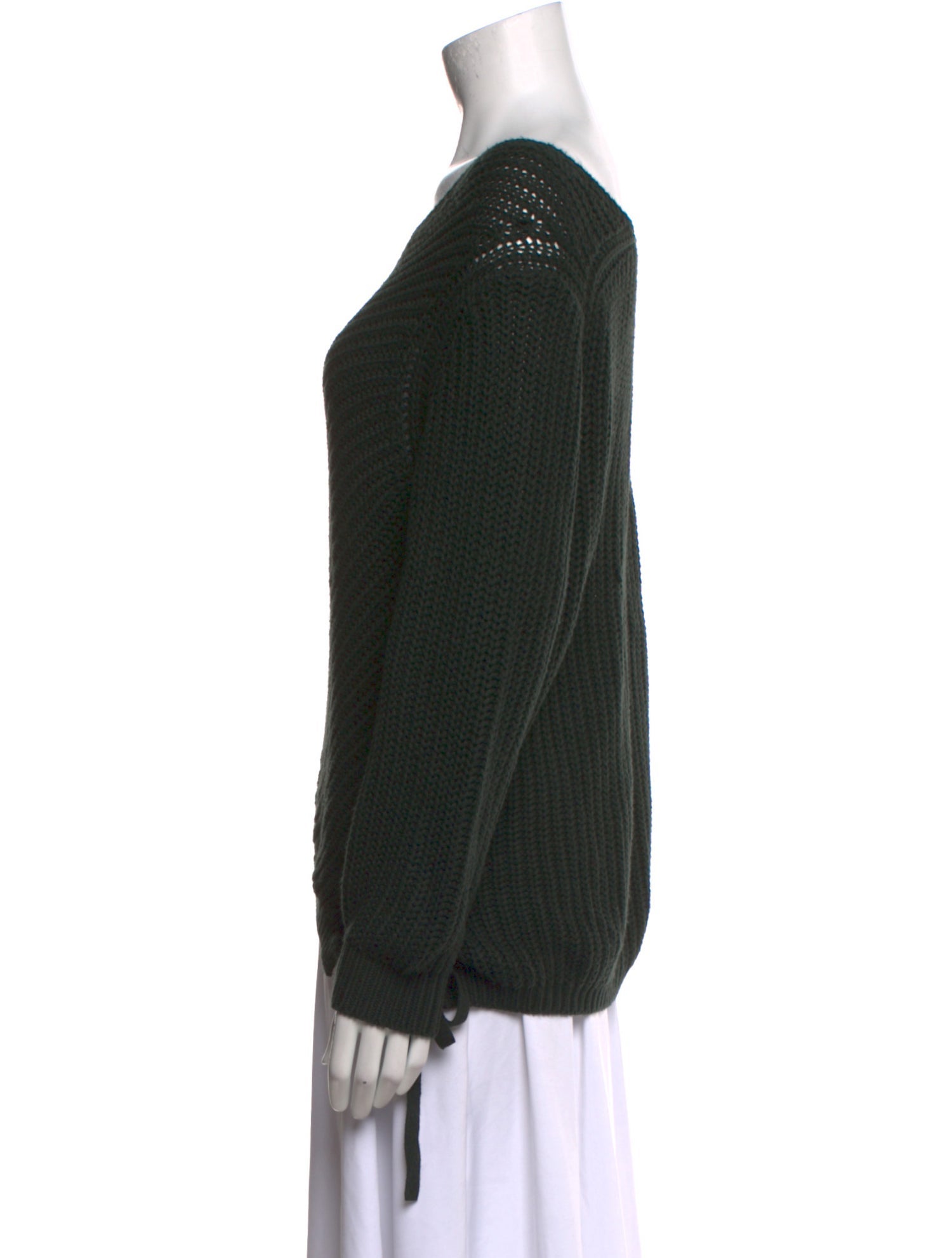 Line Scoop Neck Sweater