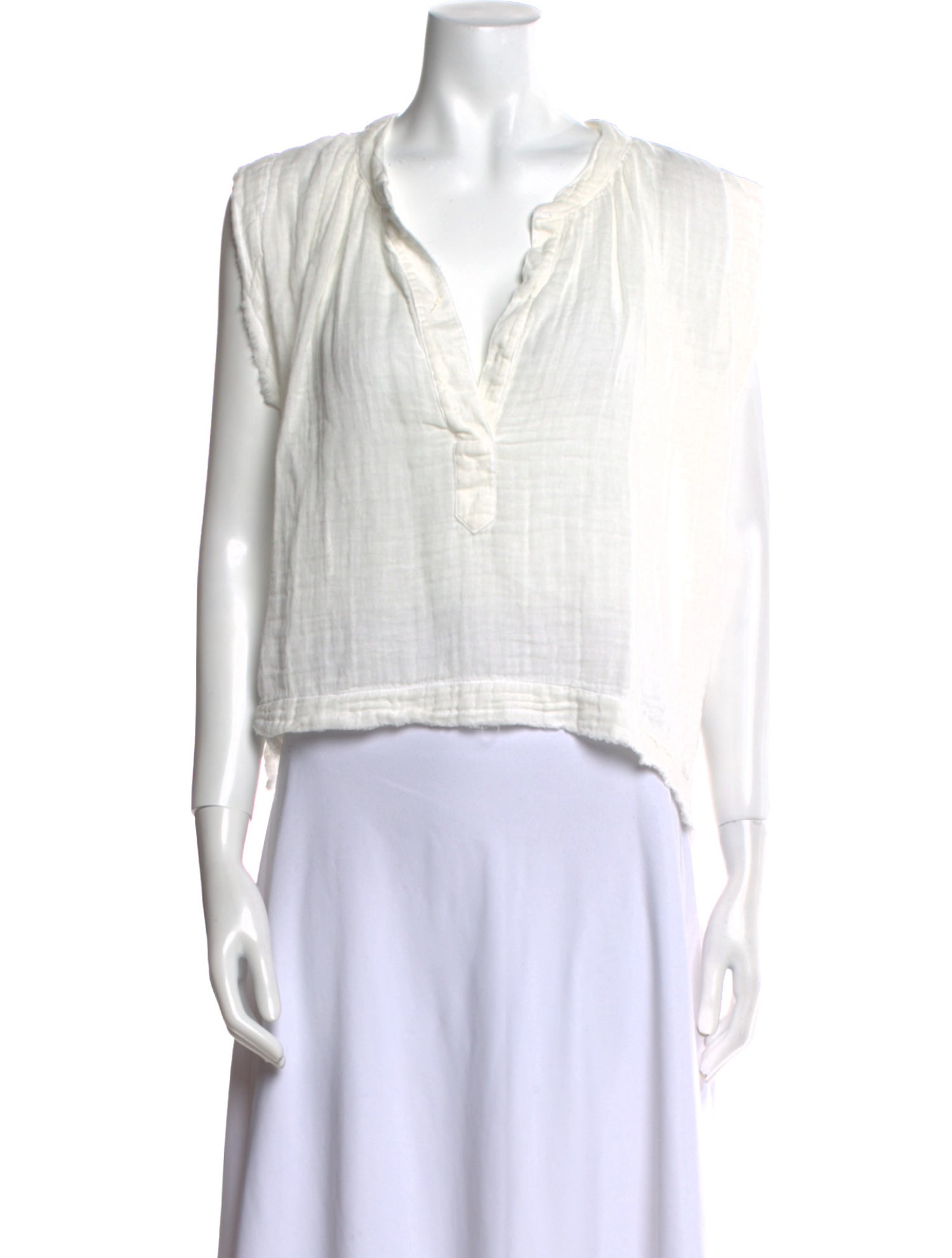 9seed Plunge Neckline Sleeveless Crop Top