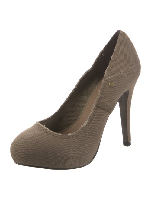 Ash Canvas Pumps