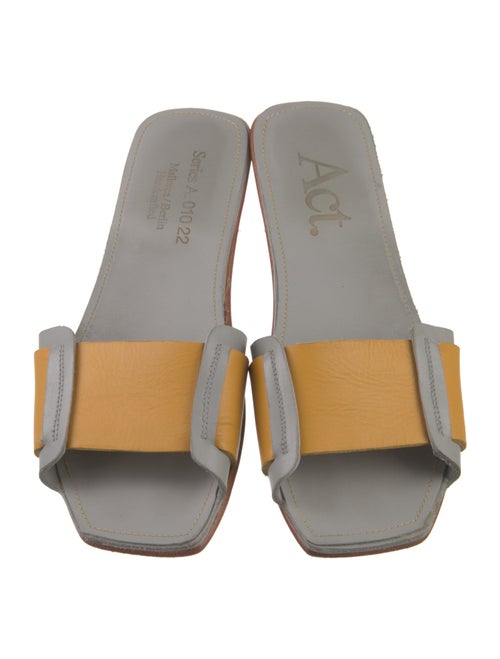 Act. Series Leather Slides