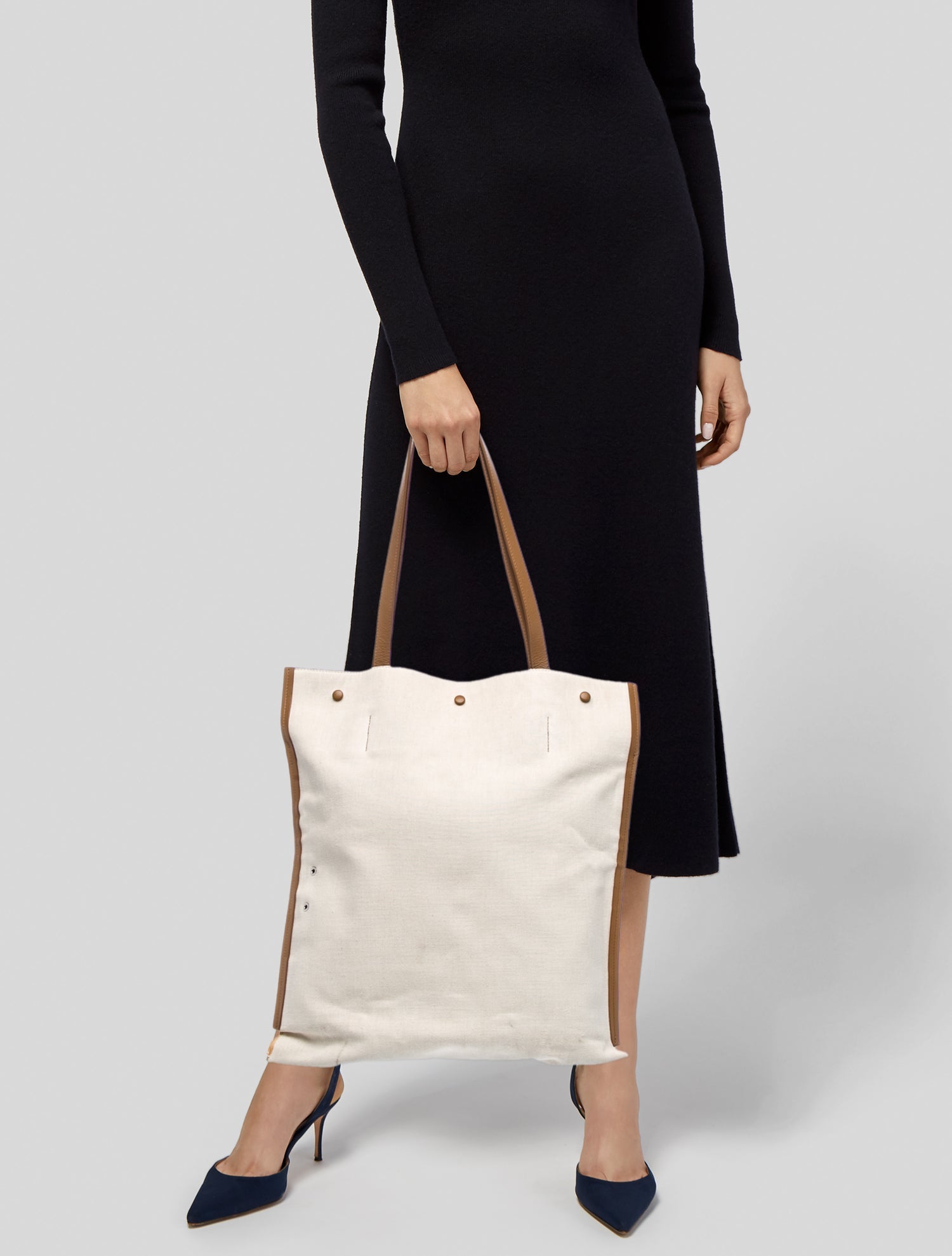 advene Canvas Bucket Bag