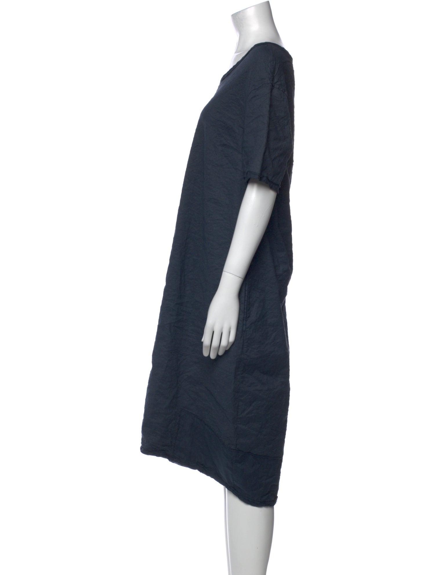 Aequamente Scoop Neck Midi Length Dress