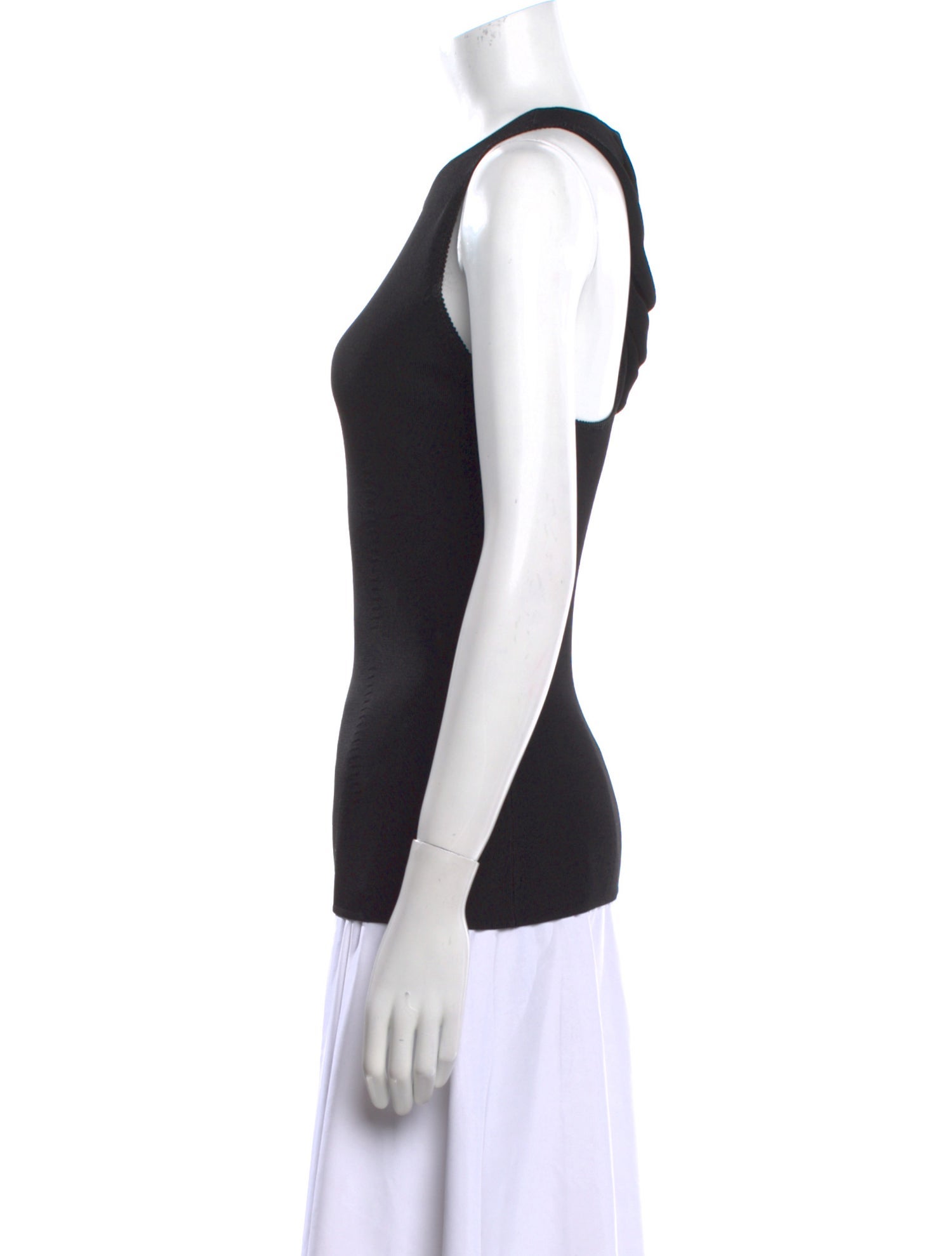 Attersee Scoop Neck Sleeveless Top