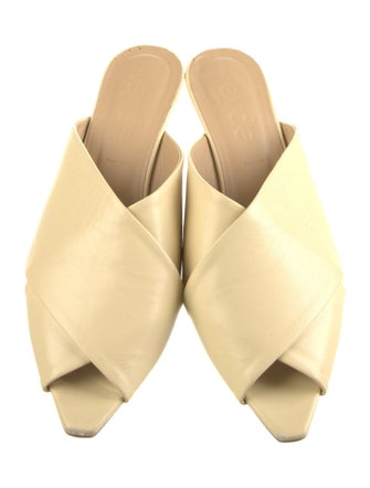 Aeyde Leather Cutout Accent Slides