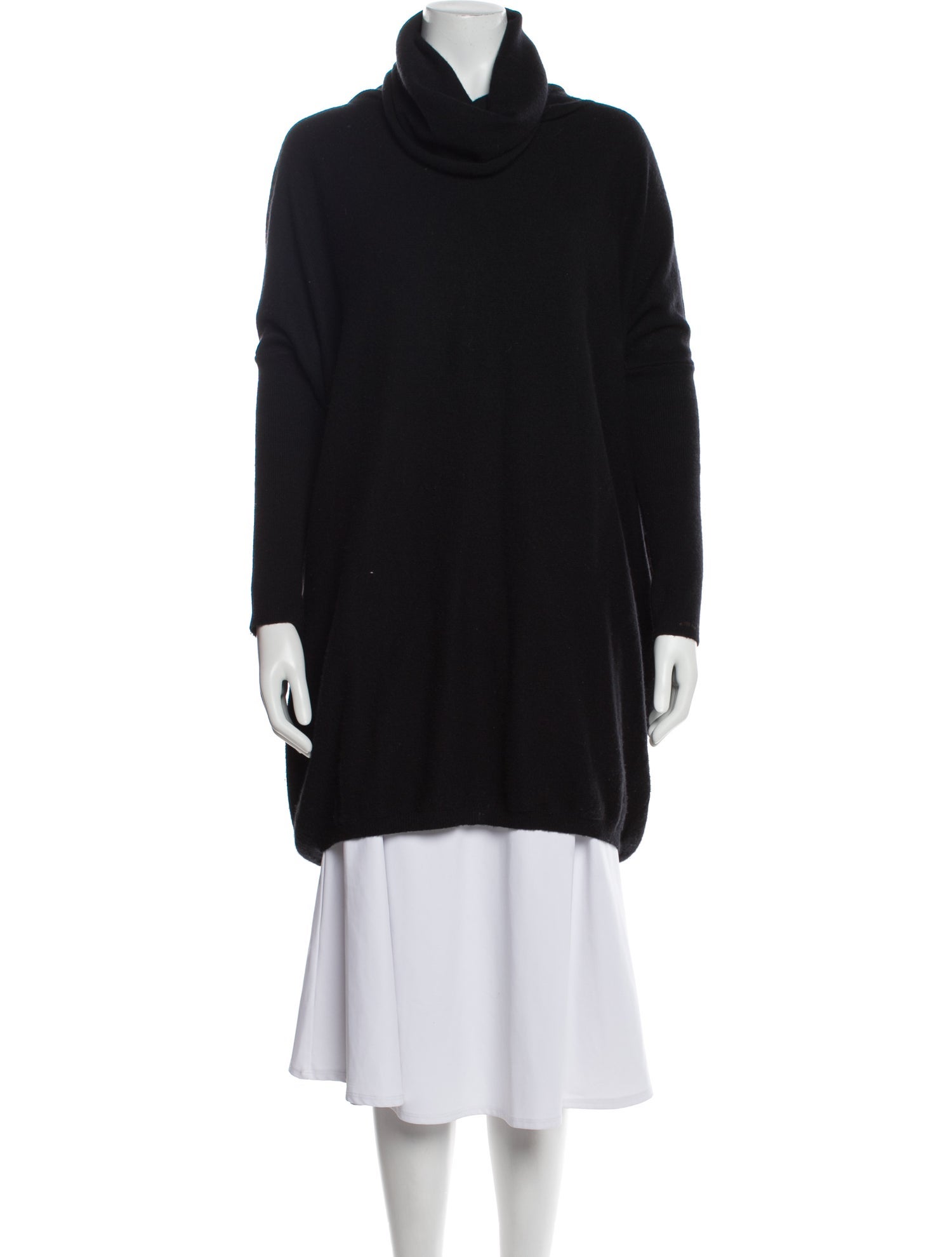 Allude Cashmere Turtleneck Sweater