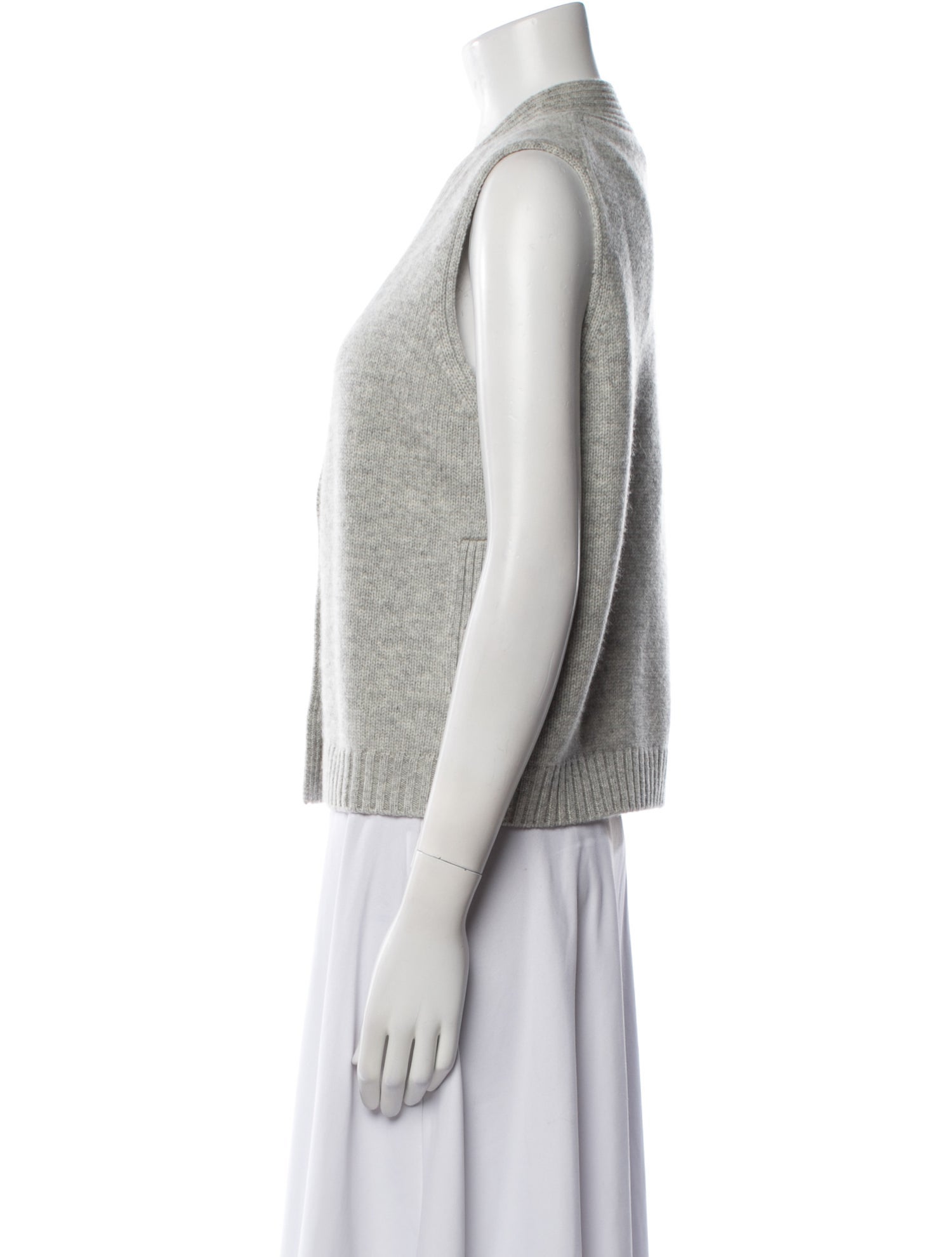 Allude Virgin Wool V-Neck Sweater