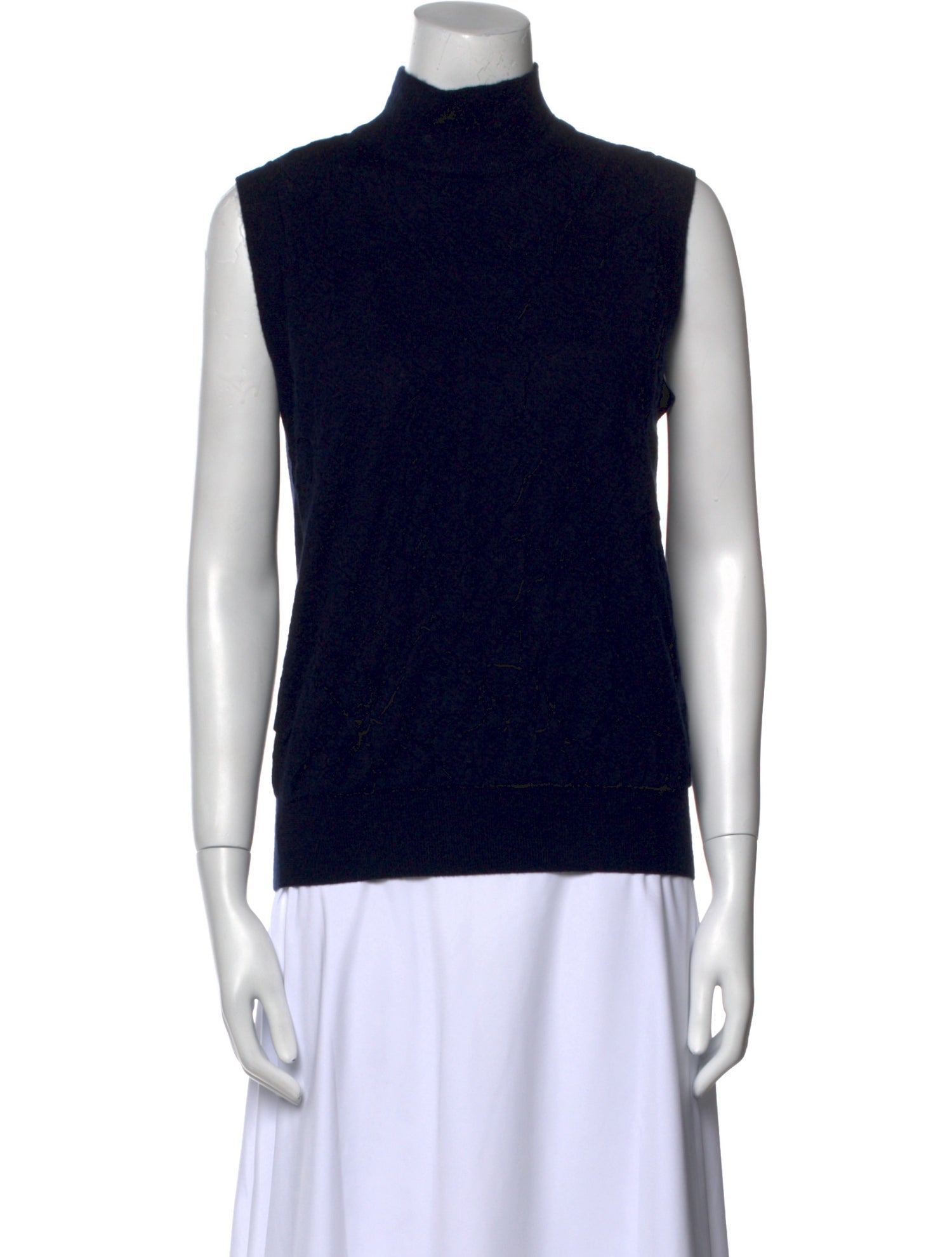 Allude Turtleneck Sleeveless Top