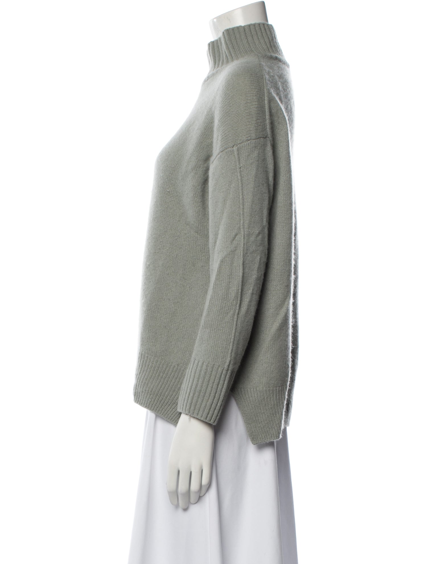 Allude Cashmere Turtleneck Sweater