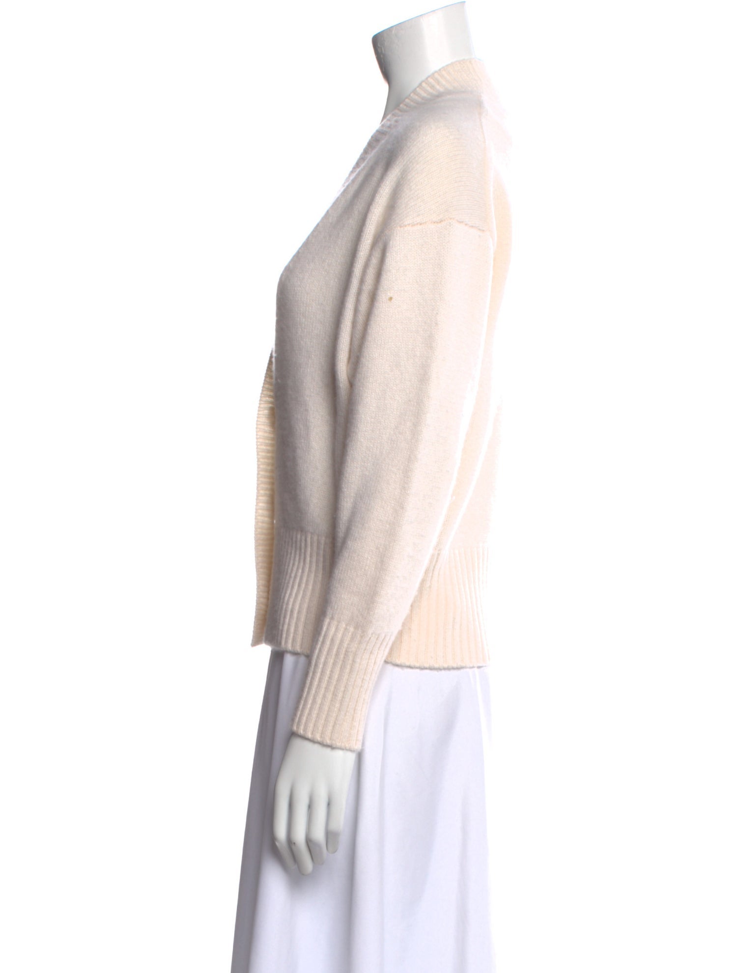 Allude Cashmere V-Neck Sweater