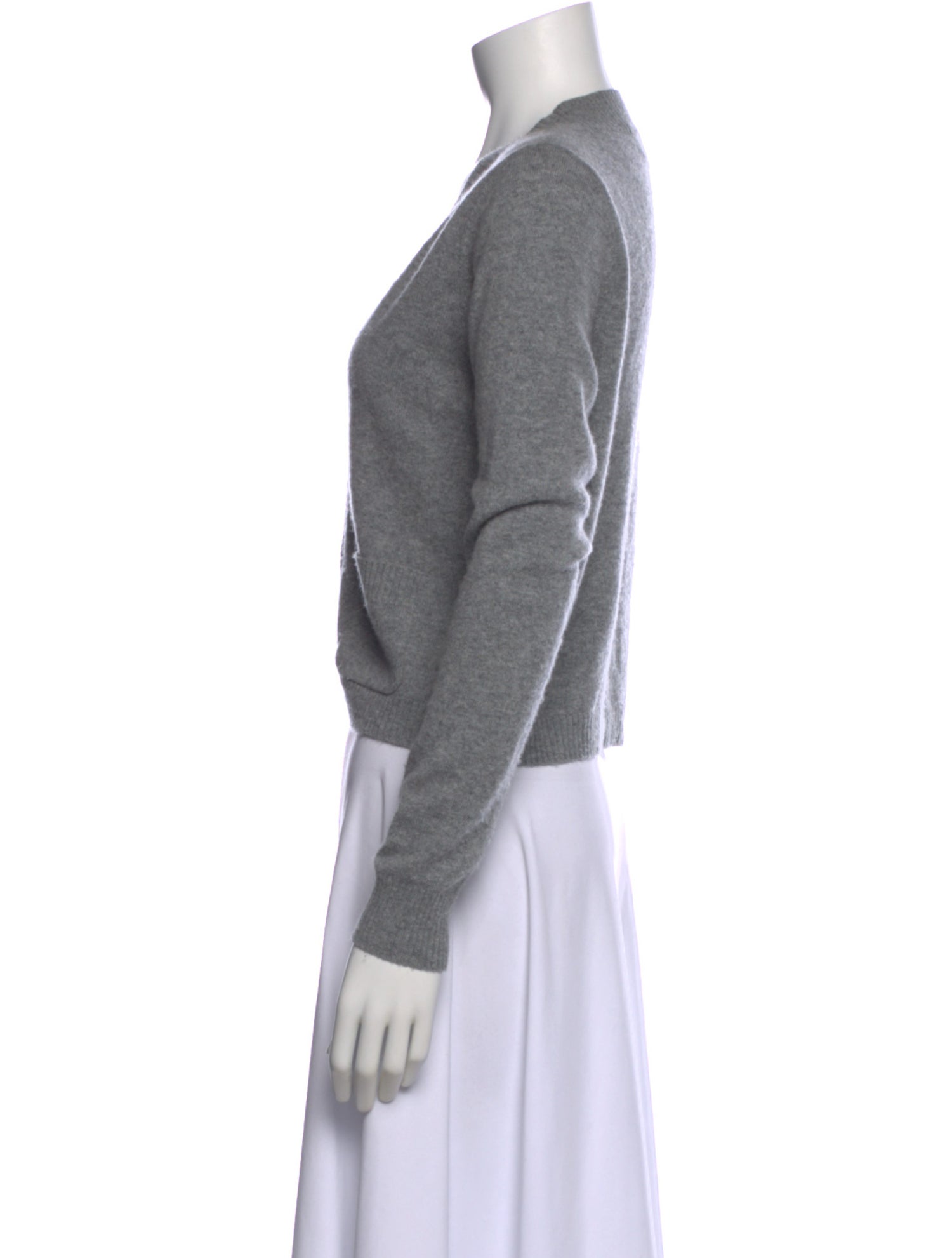 Allude Cashmere V-Neck Sweater