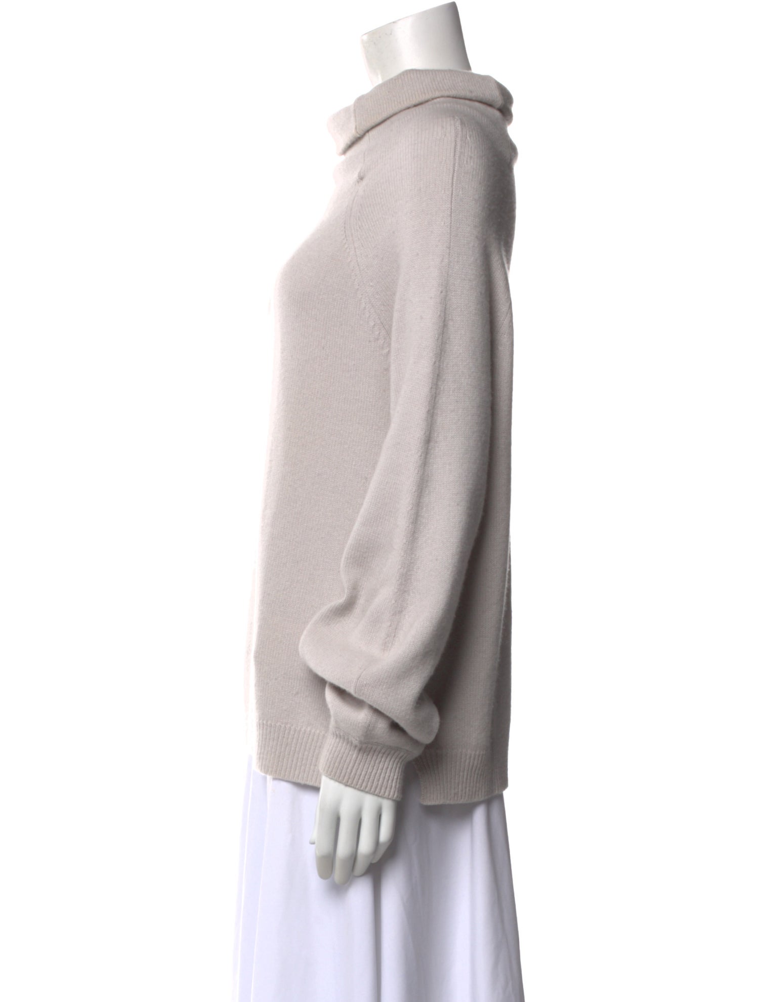 Allude Cashmere Turtleneck Sweater