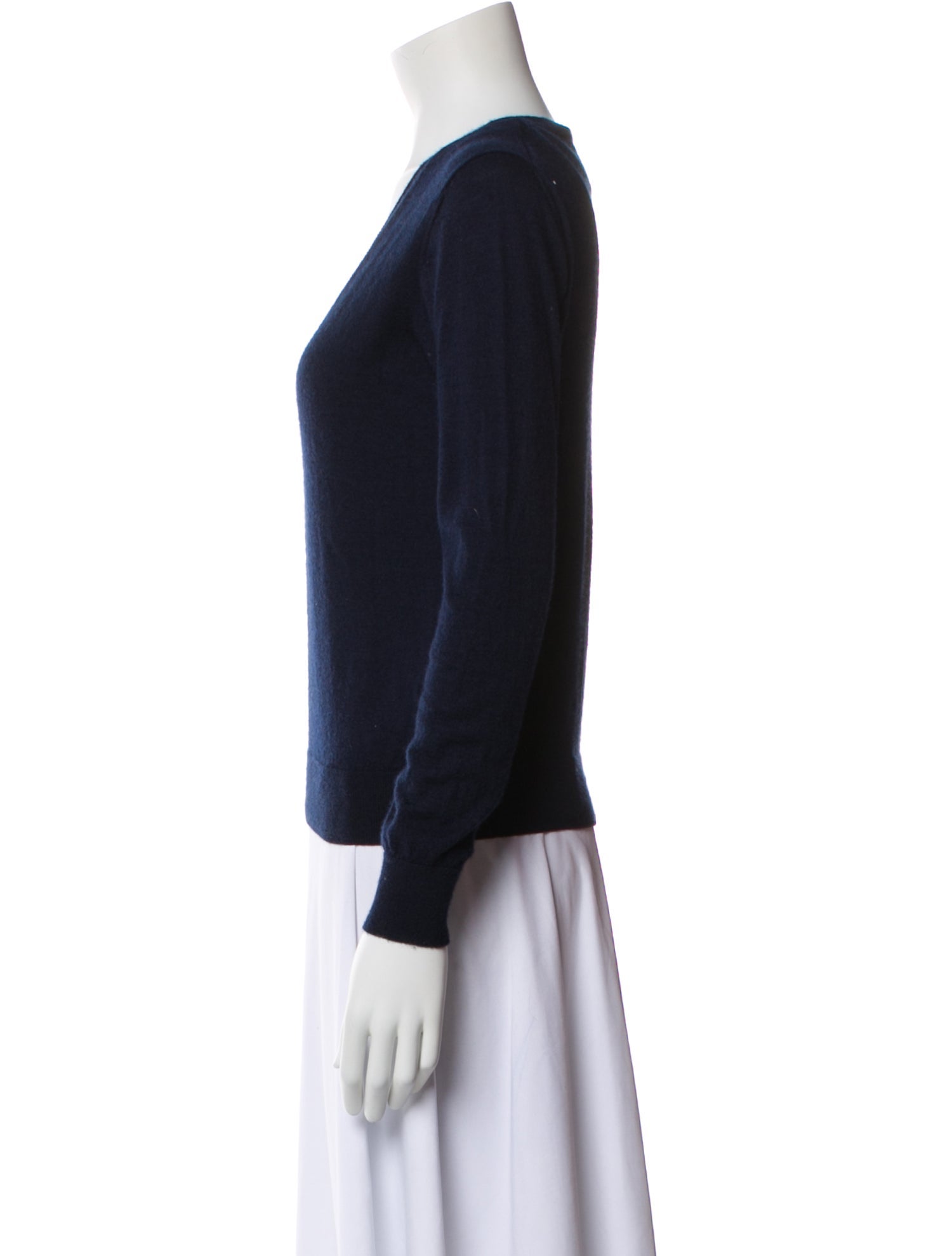 Allude Cashmere V-Neck Sweater