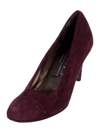 AGL Suede Whipstitch Trim Pumps