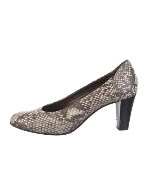 AGL Embossed Leather Animal Print Pumps