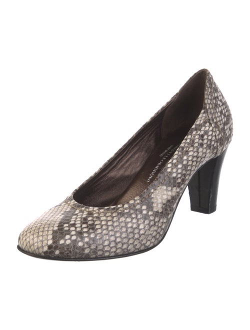 AGL Embossed Leather Animal Print Pumps