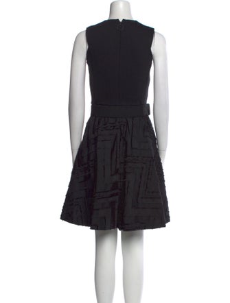 Akris Punto V-Neck Knee-Length Dress