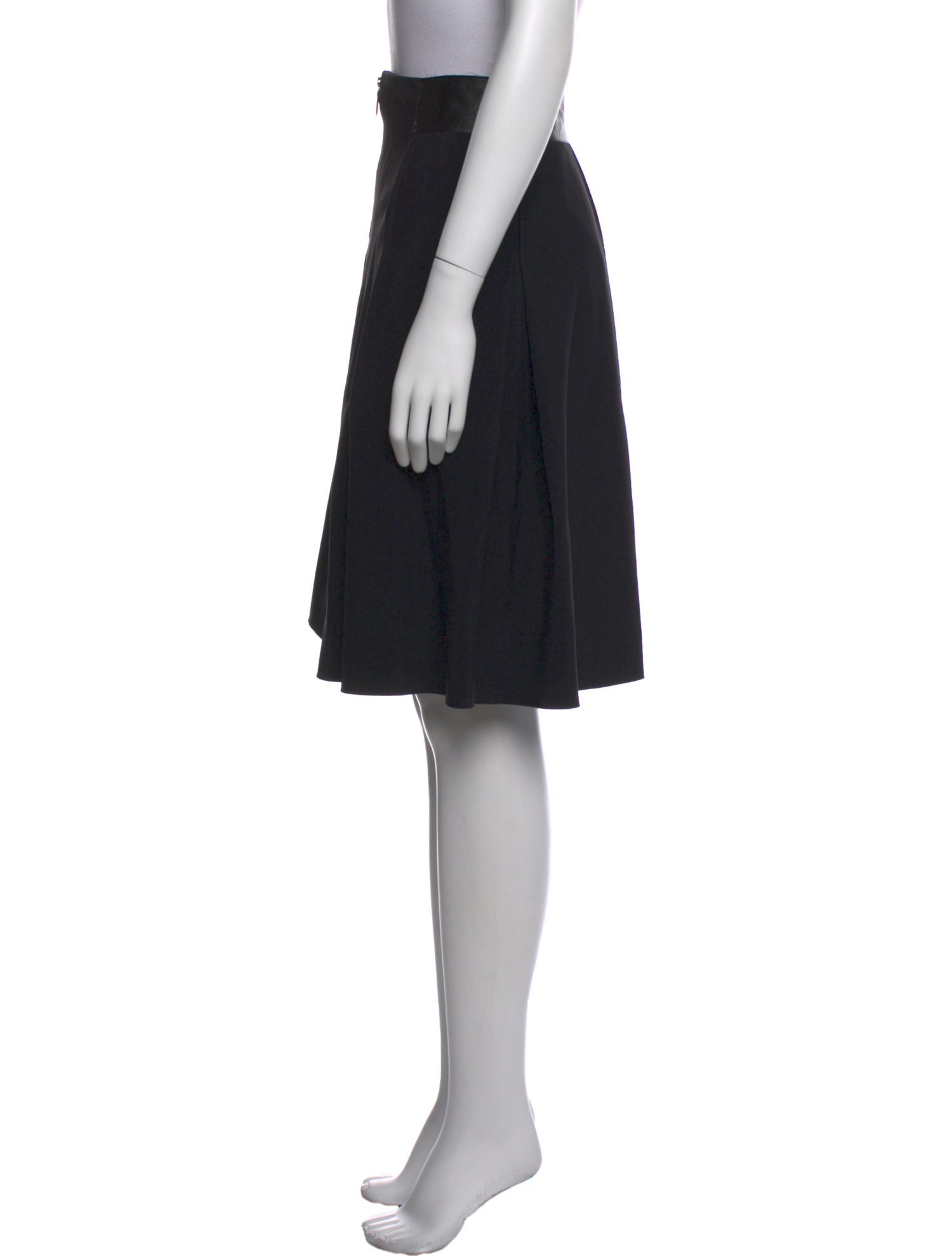 Akris Punto Pleated Accents Knee-Length Skirt