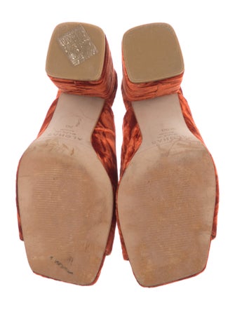 Alohas Velvet Slides