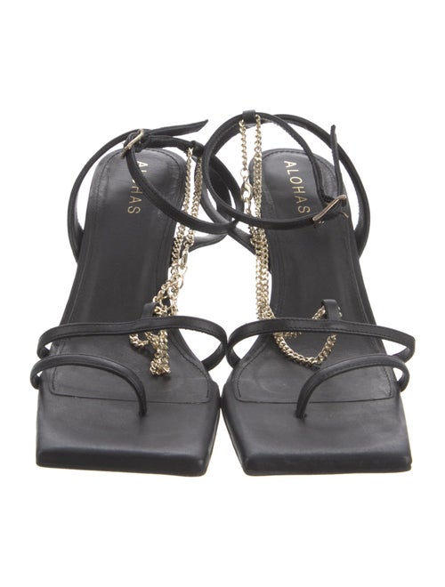 Alohas Leather Chain-Link Accents Sandals