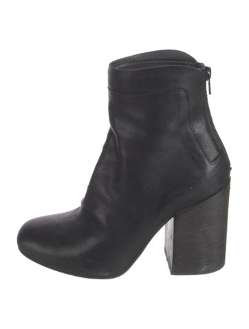 Pre-owned Amanda Gregory Leather Boots In Black