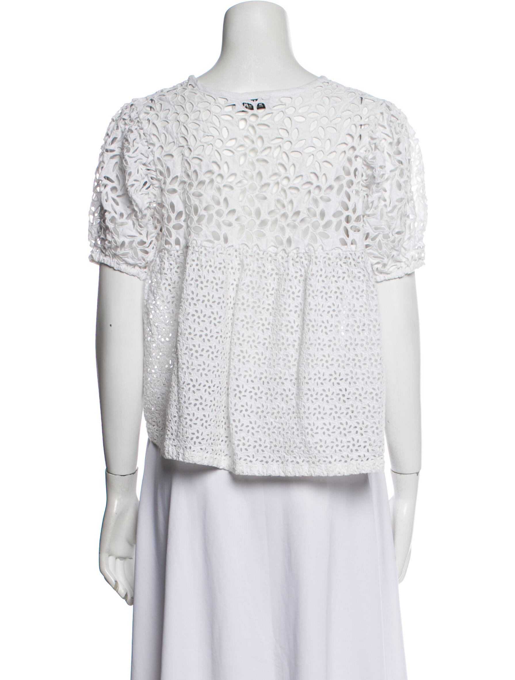 AMUR Scoop Neck Short Sleeve Crop Top