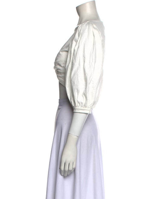 AMUR V-Neck Three-Quarter Sleeve Crop Top