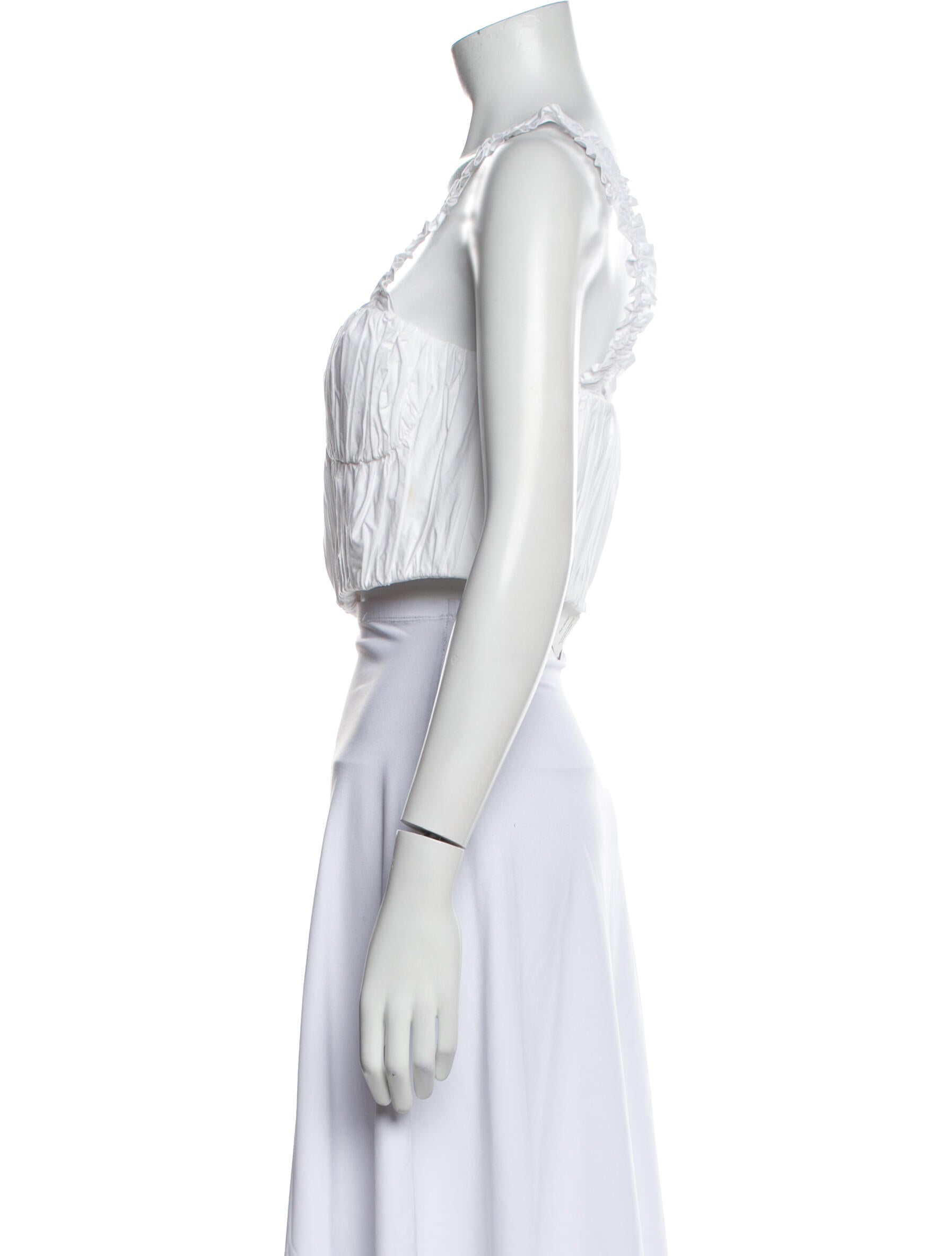 AMUR Square Neckline Sleeveless Crop Top