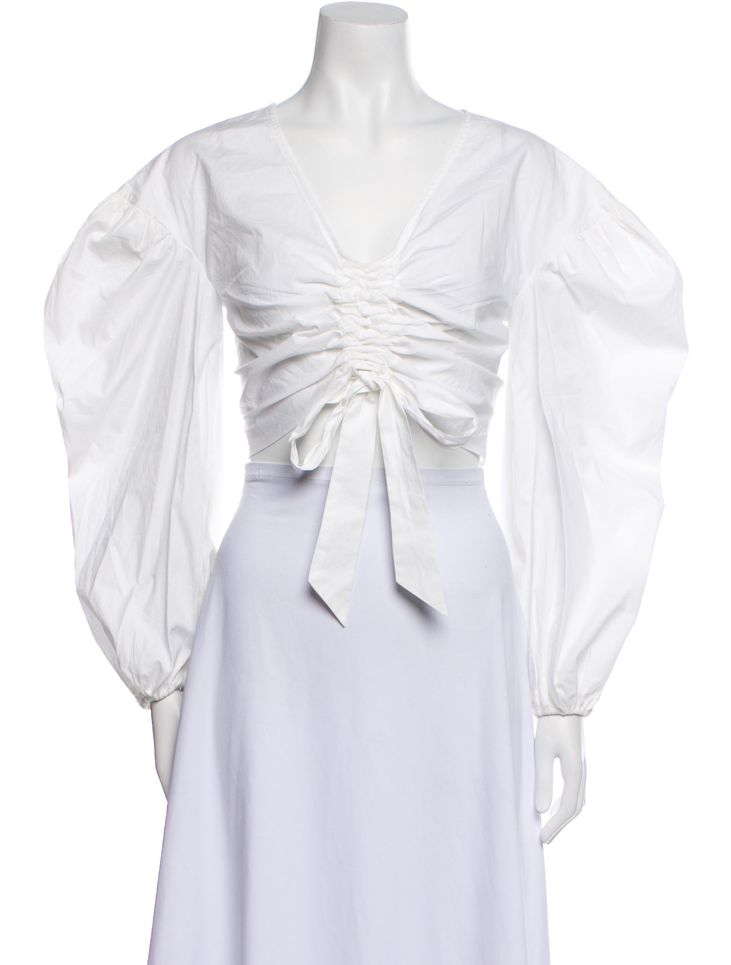 AMUR V-Neck Long Sleeve Crop Top