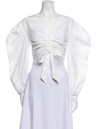 AMUR V-Neck Long Sleeve Crop Top