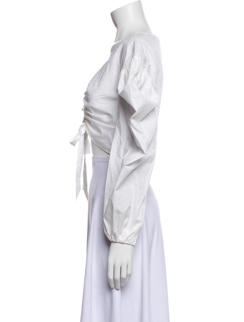 AMUR V-Neck Long Sleeve Crop Top