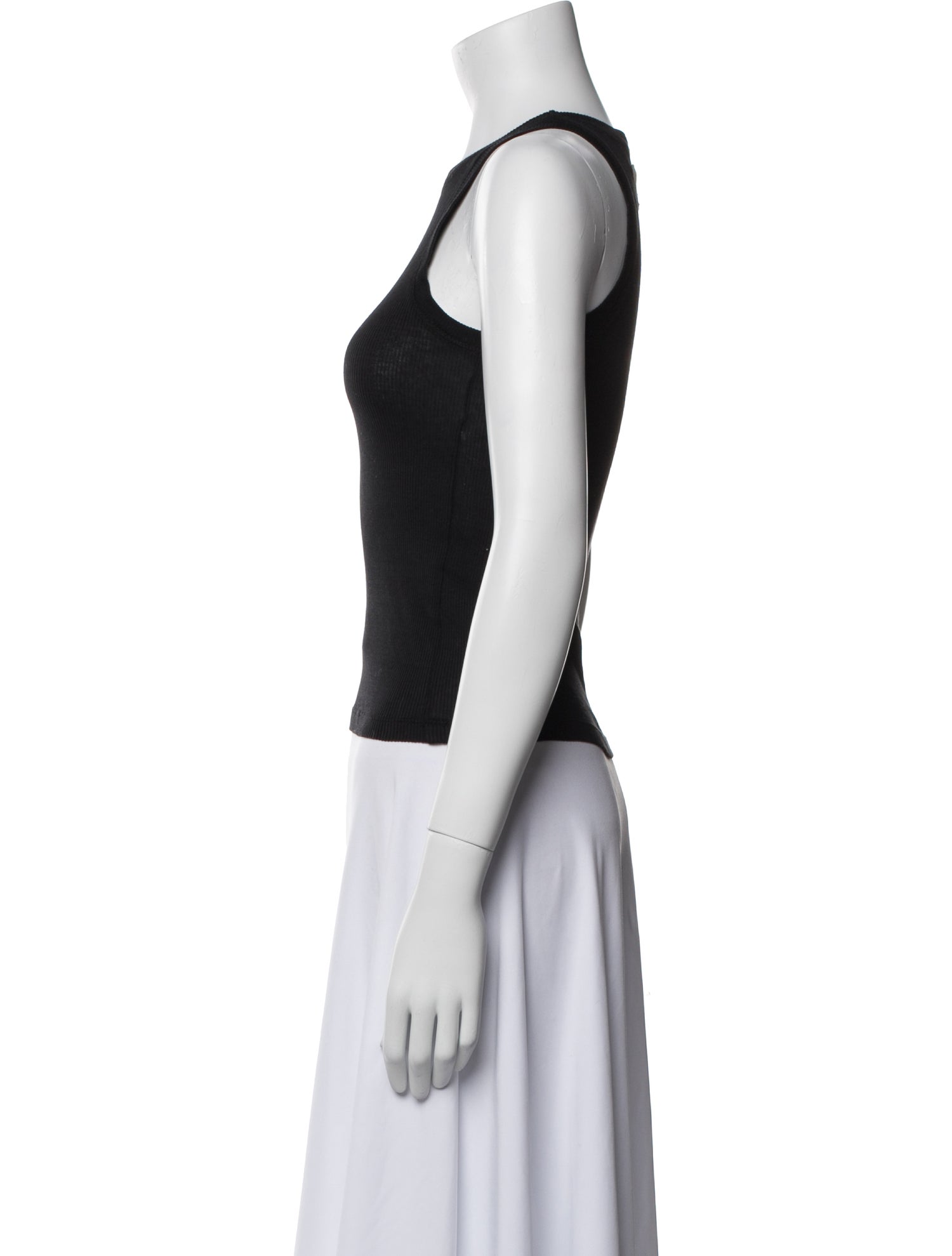 Aya Muse Crew Neck Sleeveless Top