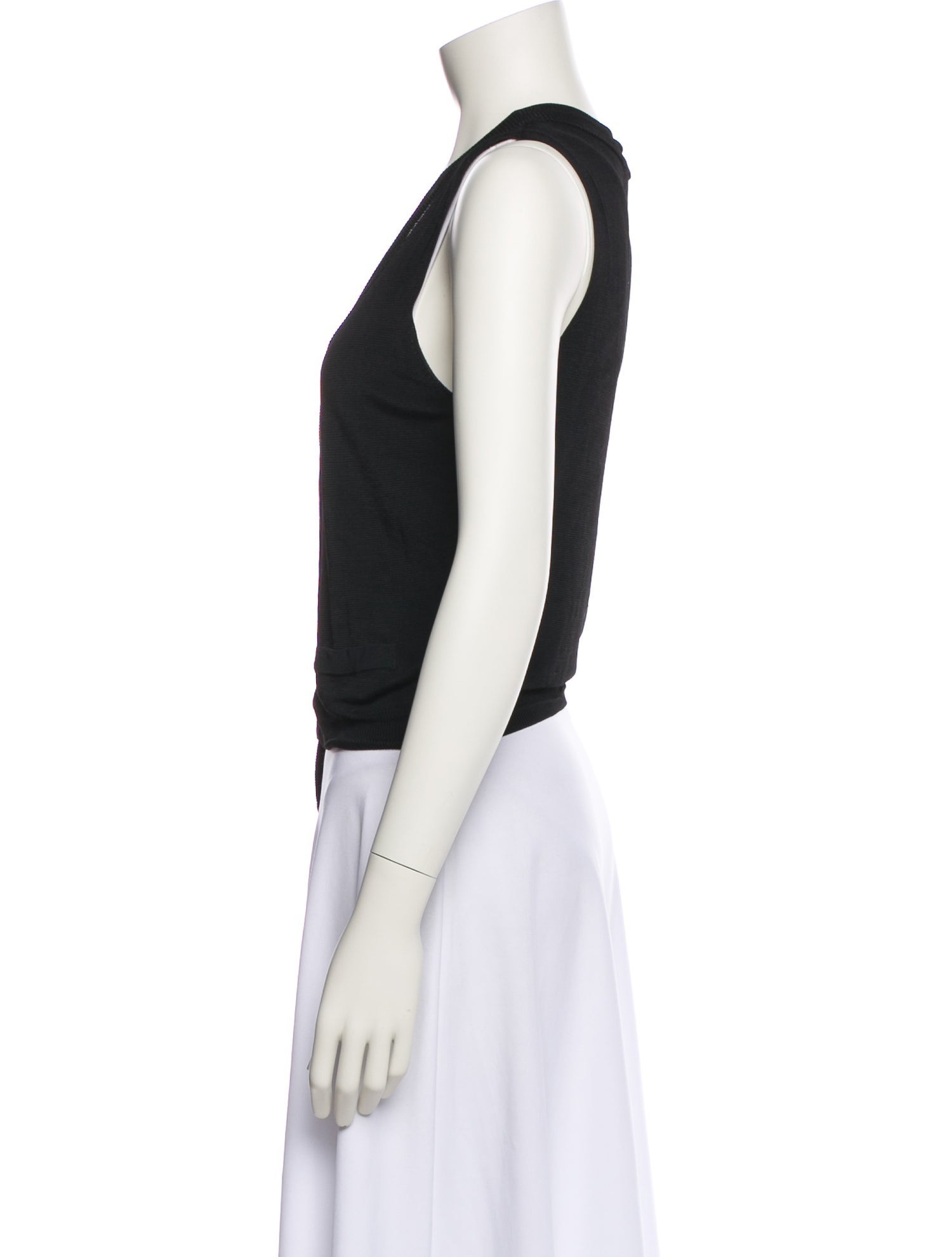 Aya Muse V-Neck Sleeveless Crop Top