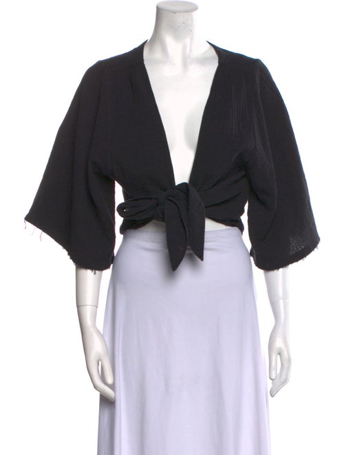 Anaak V-Neck Three-Quarter Sleeve Crop Top