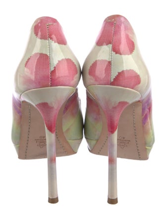 Alice + Olivia Patent Leather Floral Print Pumps