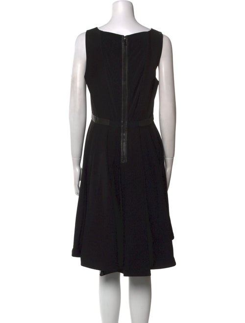 Alice + Olivia Bateau Neckline Knee-Length Dress