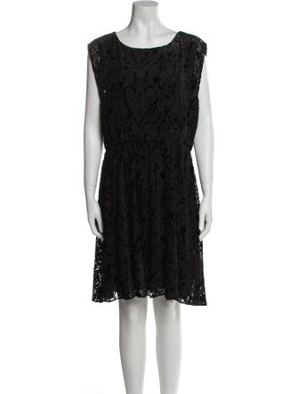 Alice + Olivia Bateau Neckline Knee-Length Dress