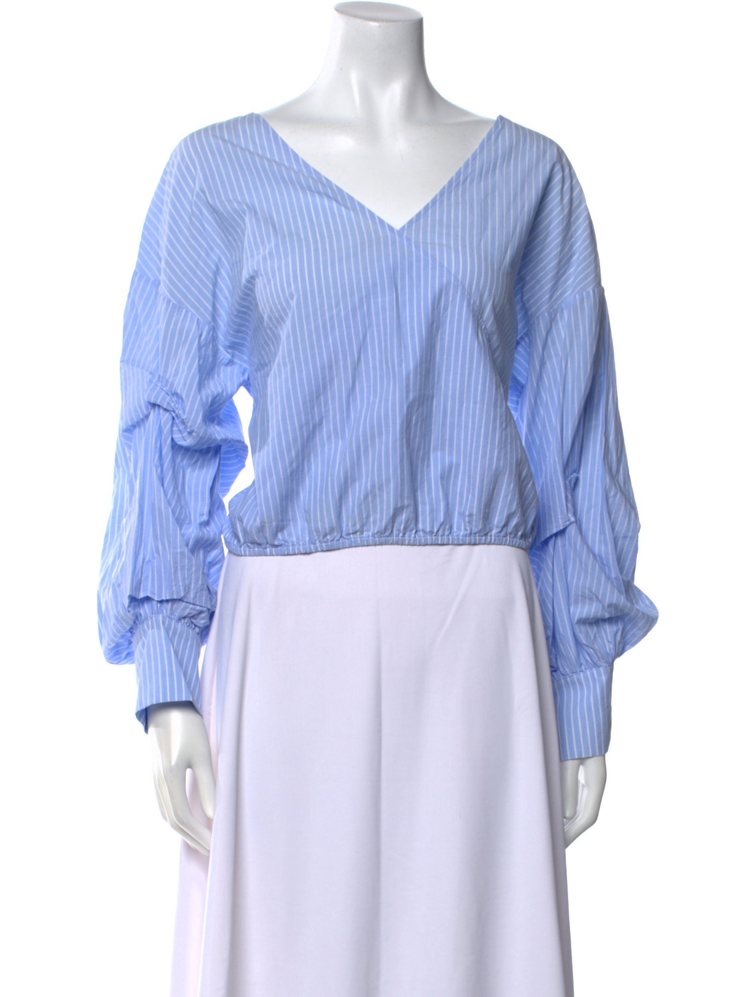 Alice + Olivia V-Neck Long Sleeve Crop Top