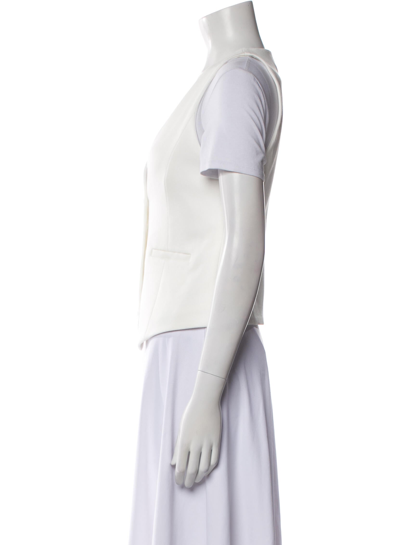 Alice + Olivia V-Neck Short Sleeve Top