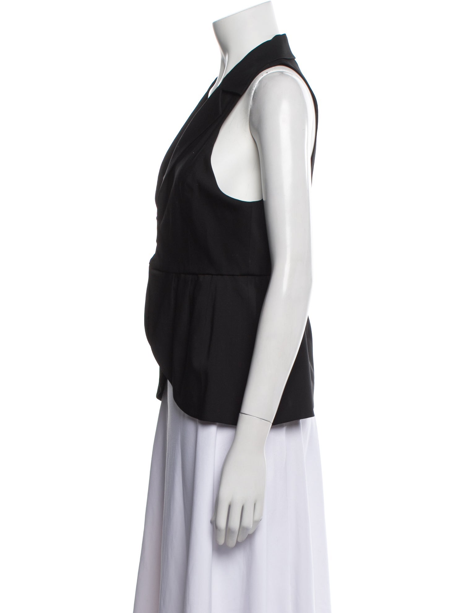 Alice + Olivia V-Neck Sleeveless Top