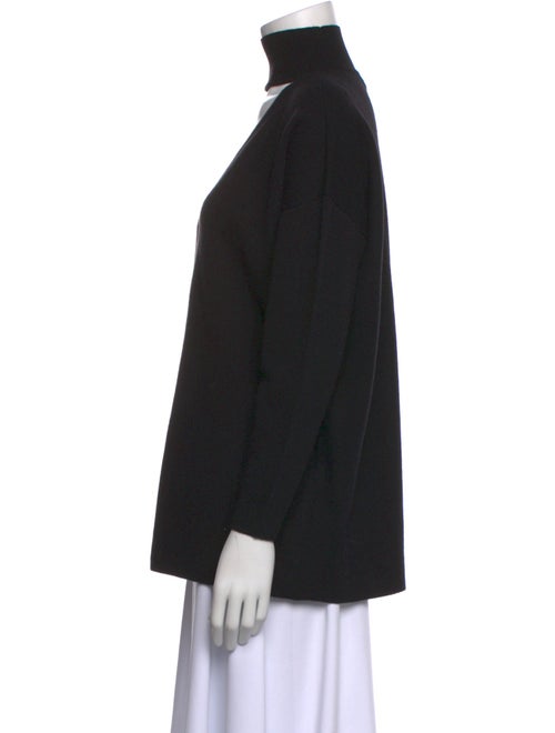 Alice + Olivia V-Neck Long Sleeve Sweatshirt