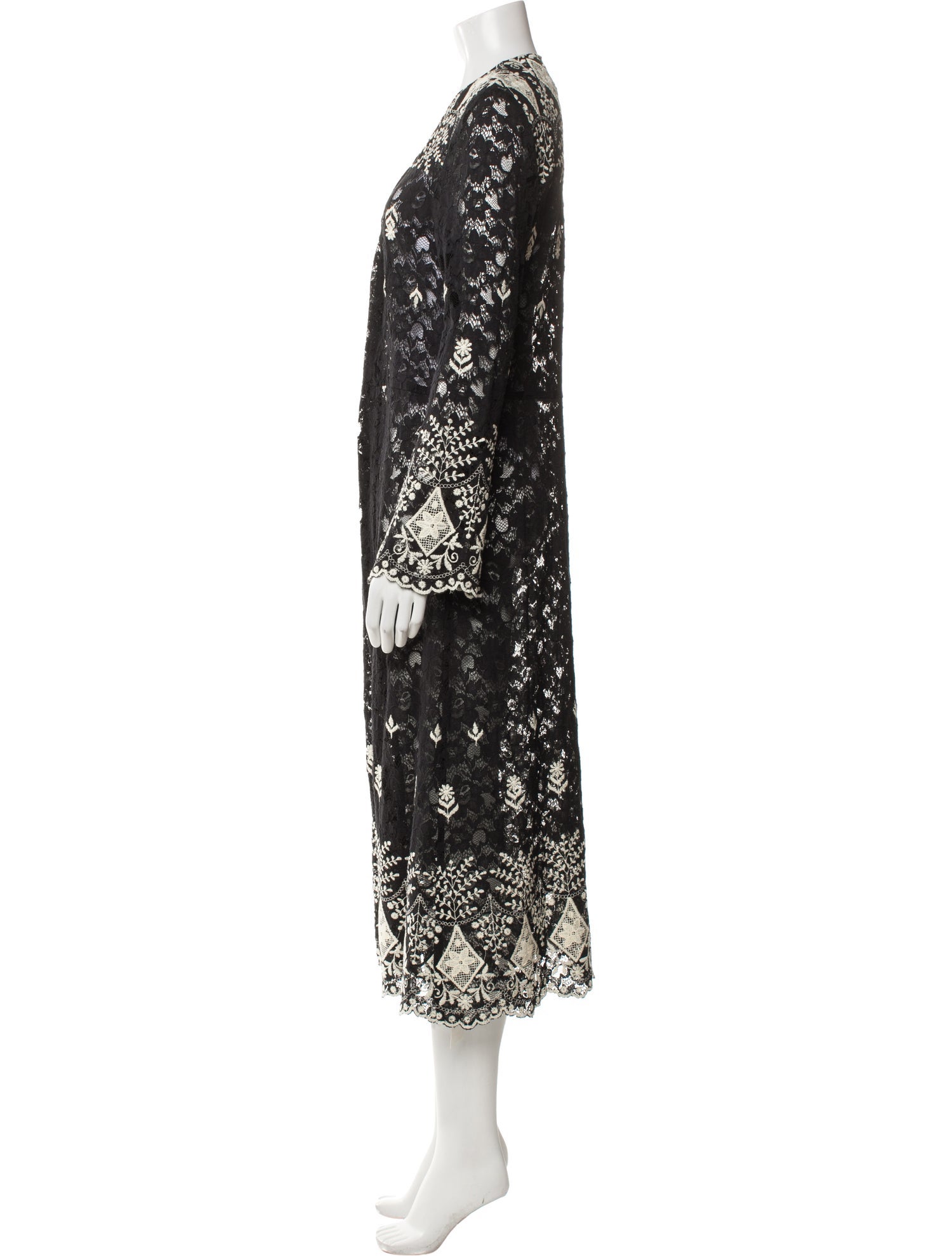 Alice + Olivia Lace Pattern Embroidered Accent Robe