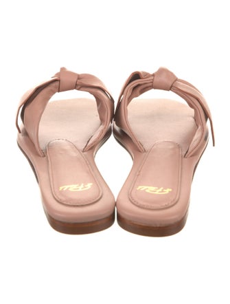 A Piedi Leather Slides
