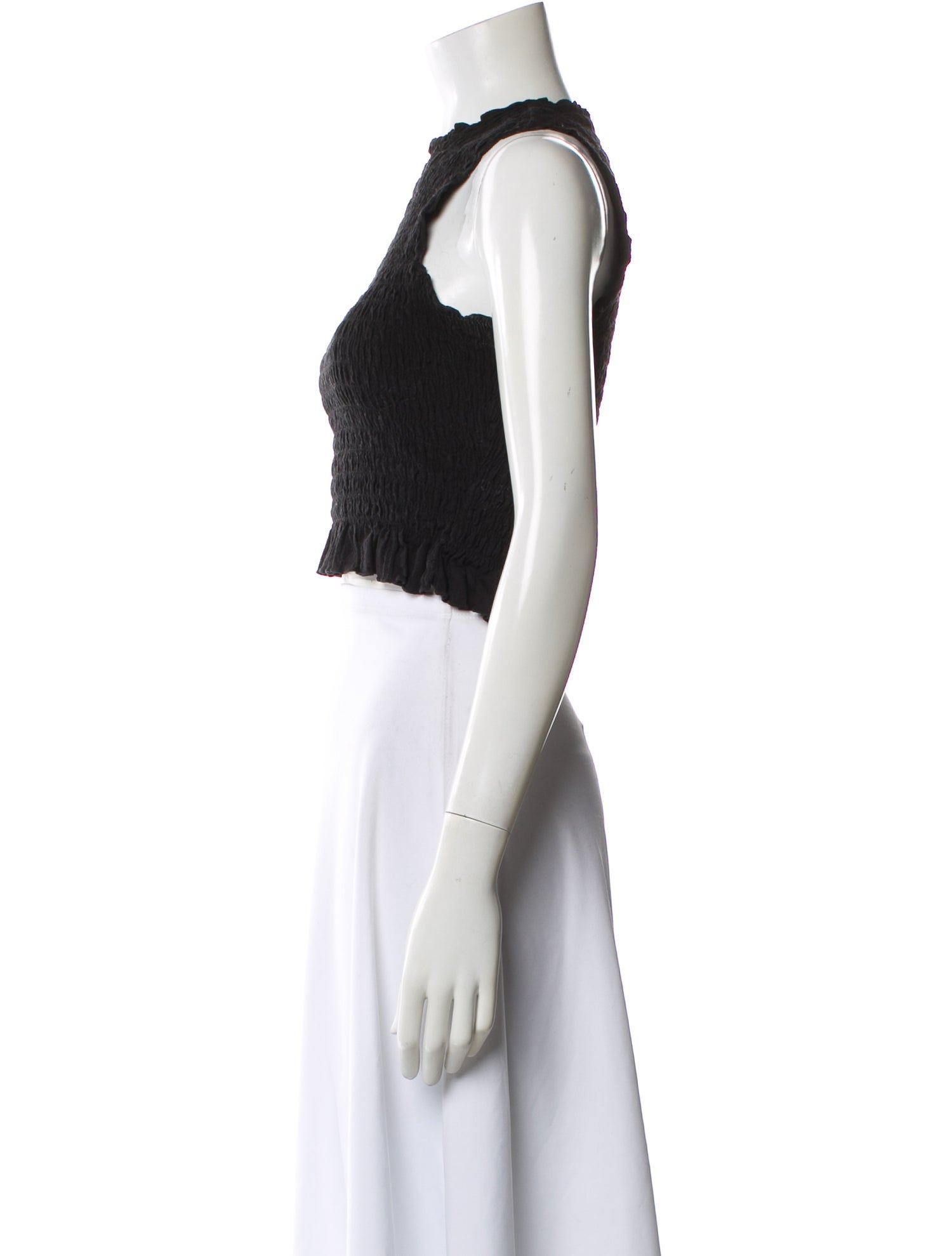 Apres Studio Crew Neck Sleeveless Crop Top