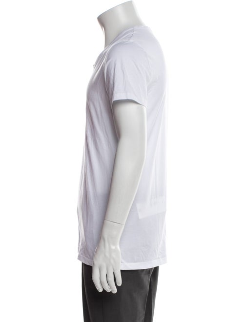 ARI V-Neck Short Sleeve T-Shirt